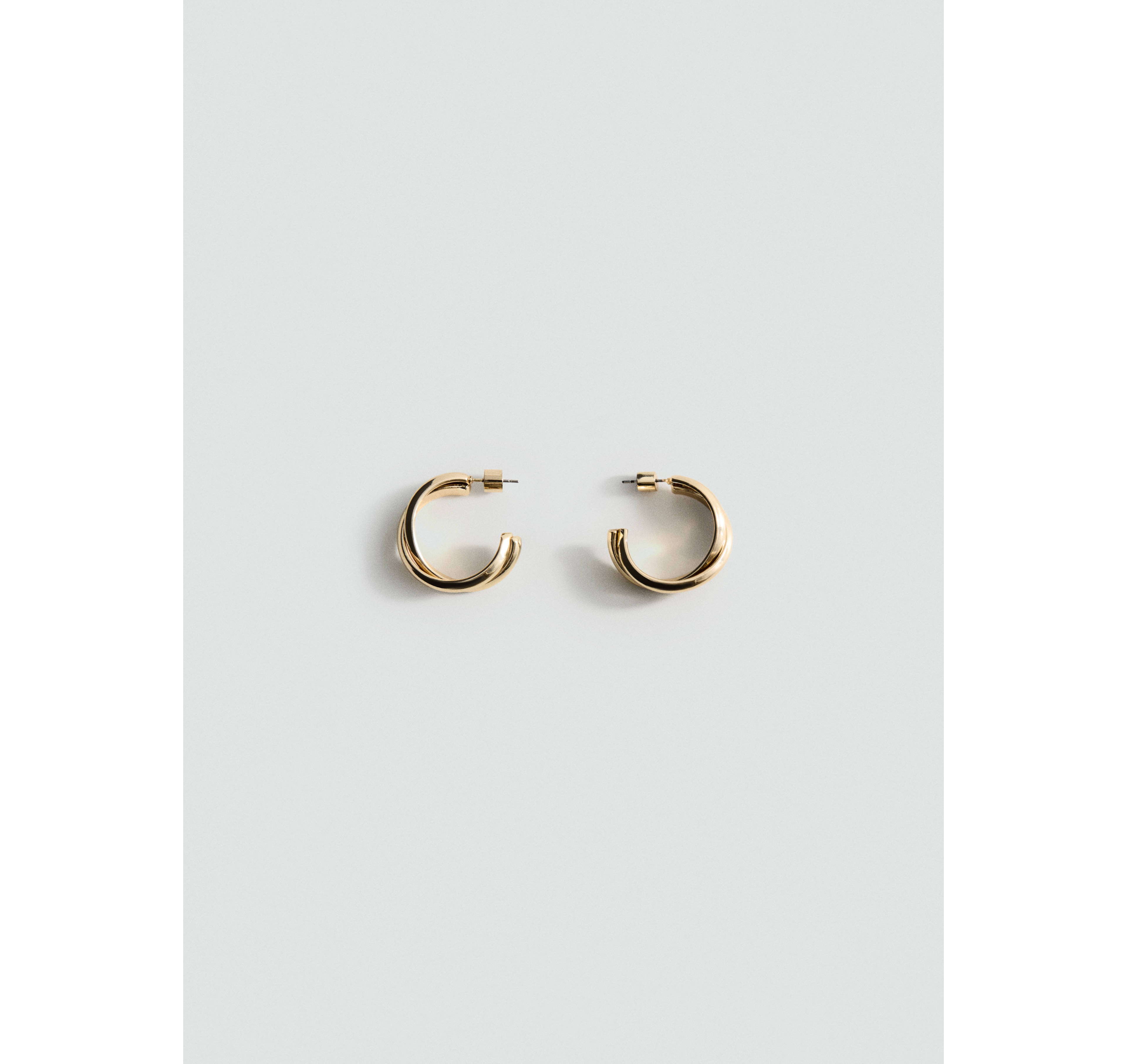 Серьги в виде переплетенных колец — Mango