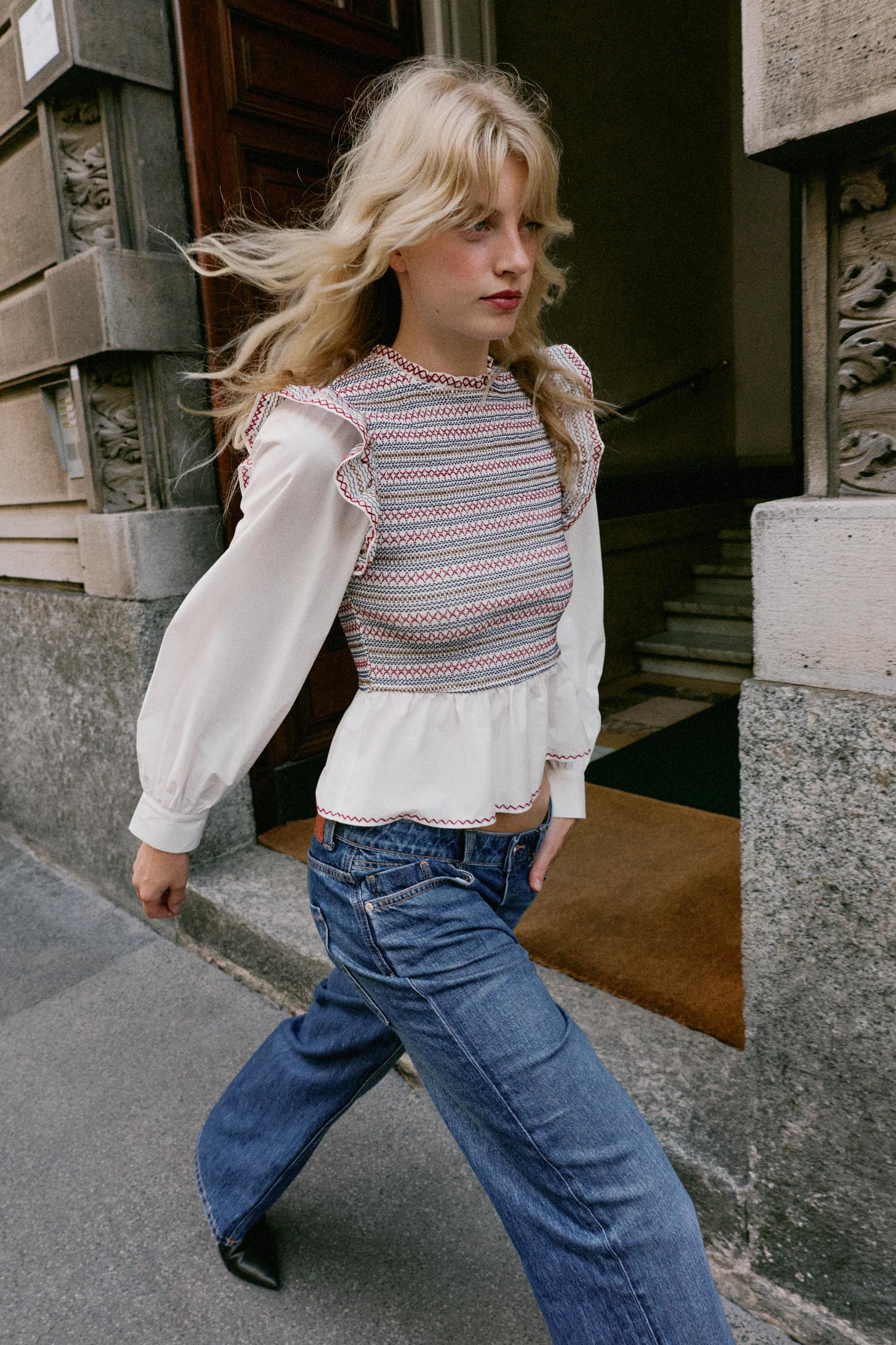 Блуза с вышивкой и сборками — ZARA