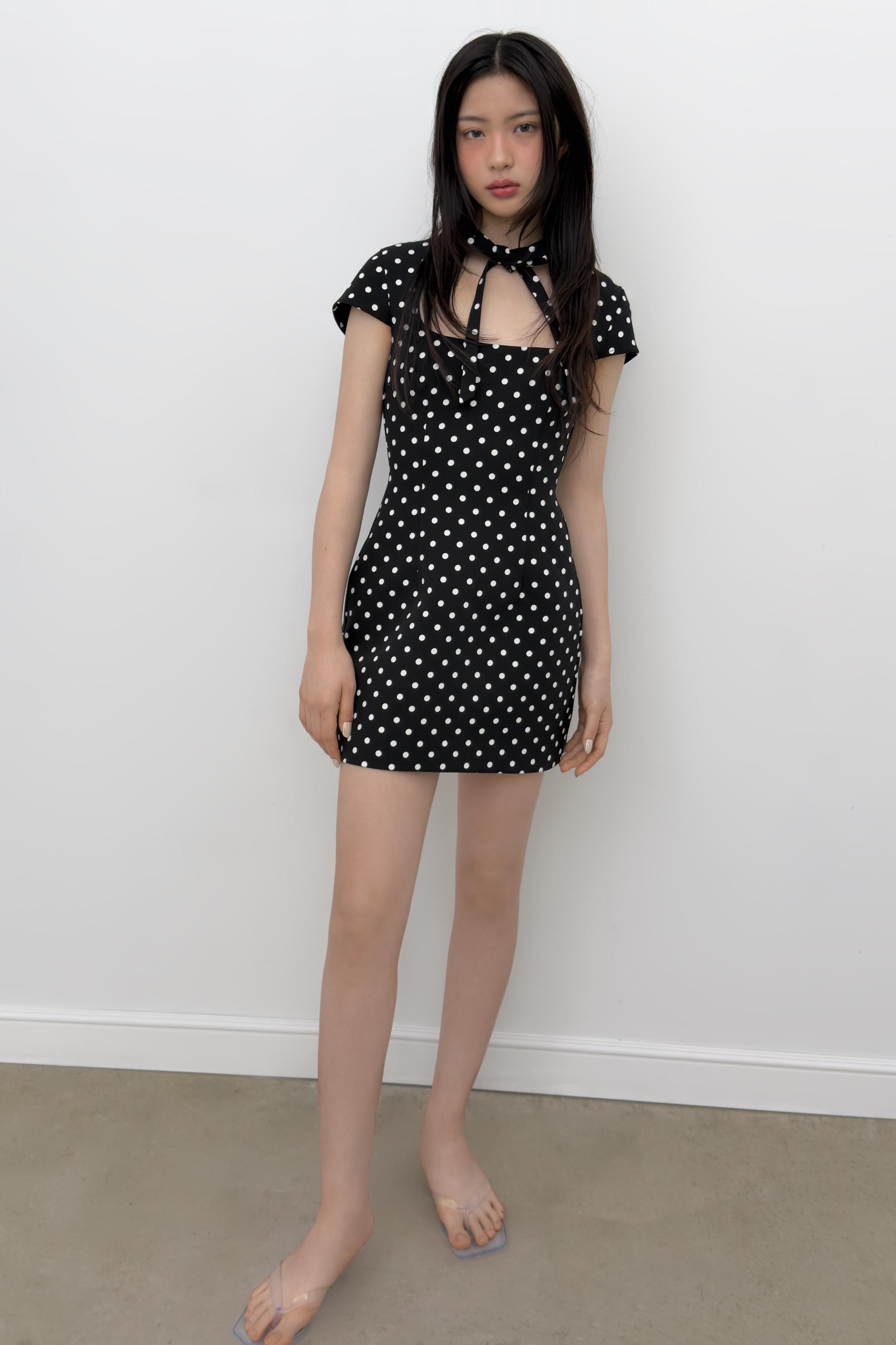 Короткое платье в горошек с завязками — ZARA