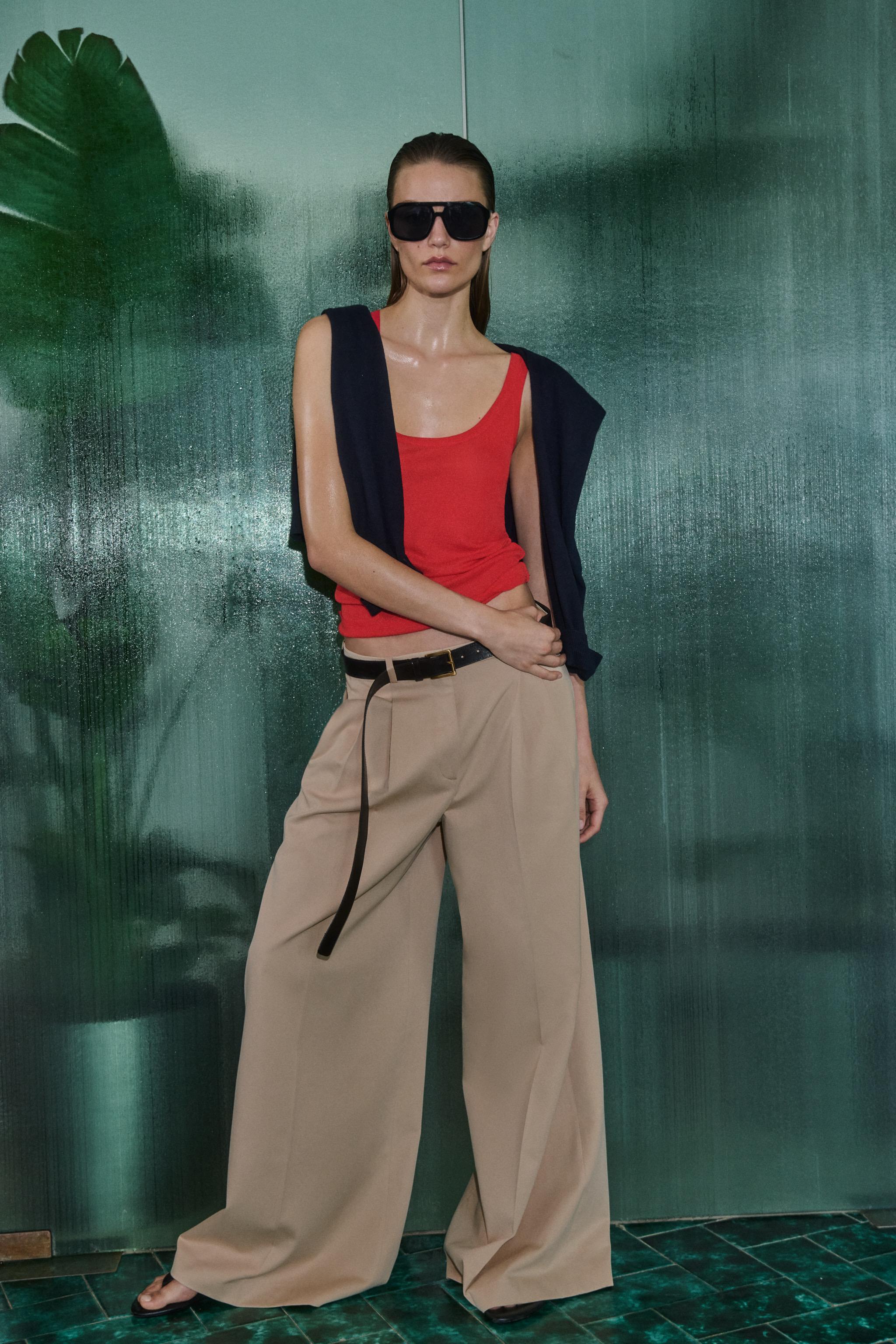 Брюки ZW COLLECTION в складку с широкими штанинами — ZARA