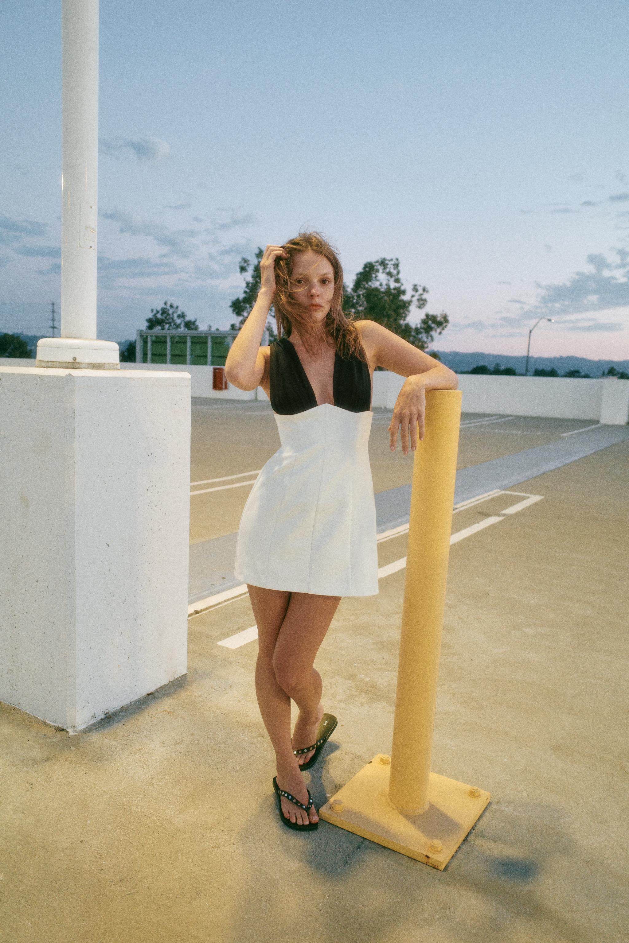 Мини-платье из двойной ткани — ZARA