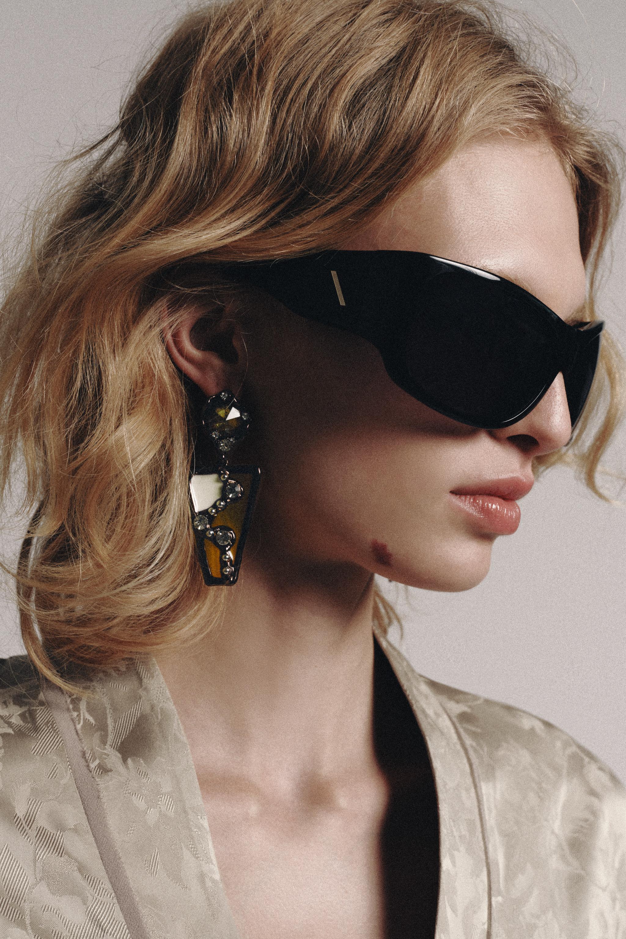 ГЕОМЕТРИЧЕСКИЕ СЕРЬГИ СО СТРАЗАМИ — ZARA