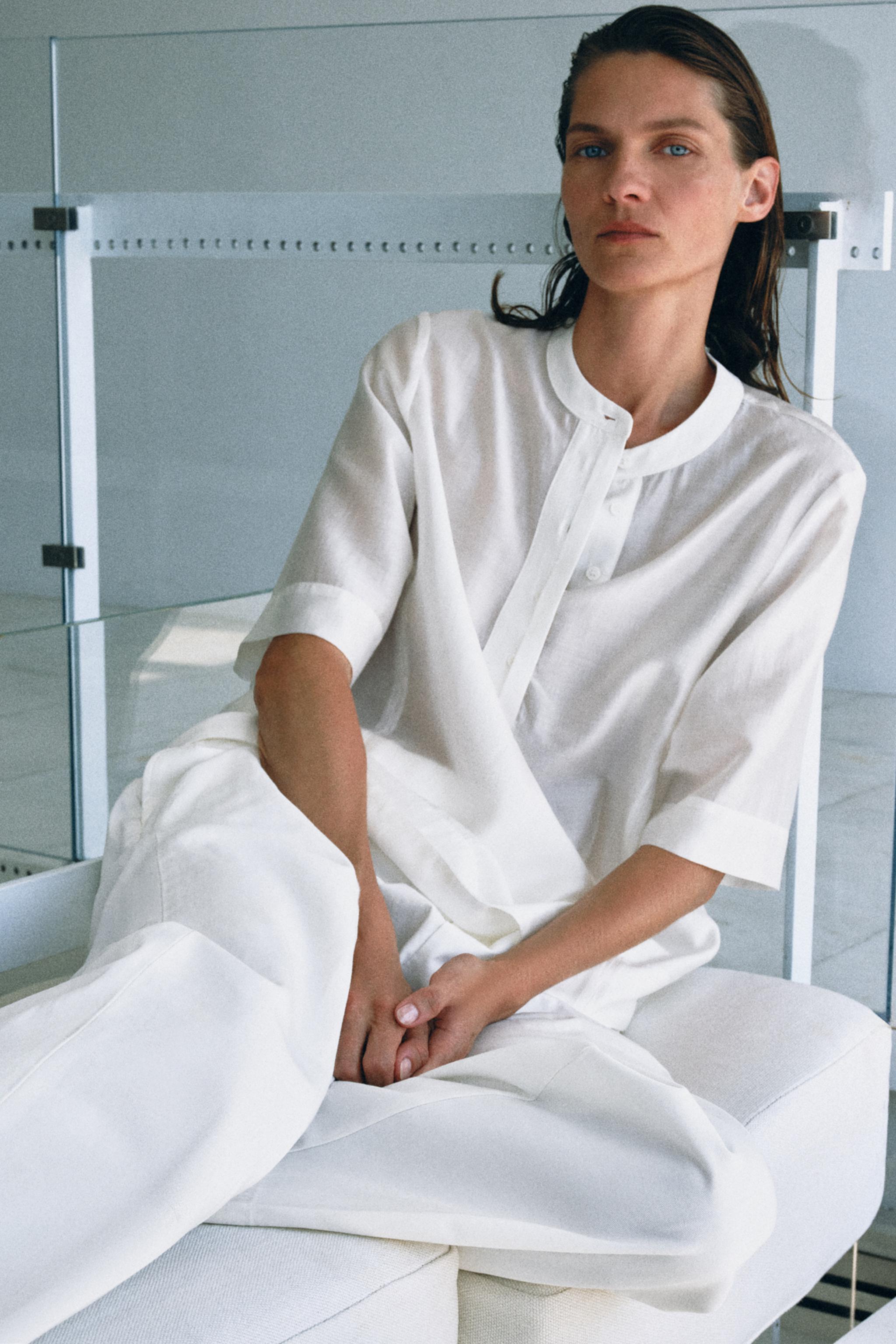 Блуза ZW COLLECTION струящаяся с коротким рукавом — ZARA