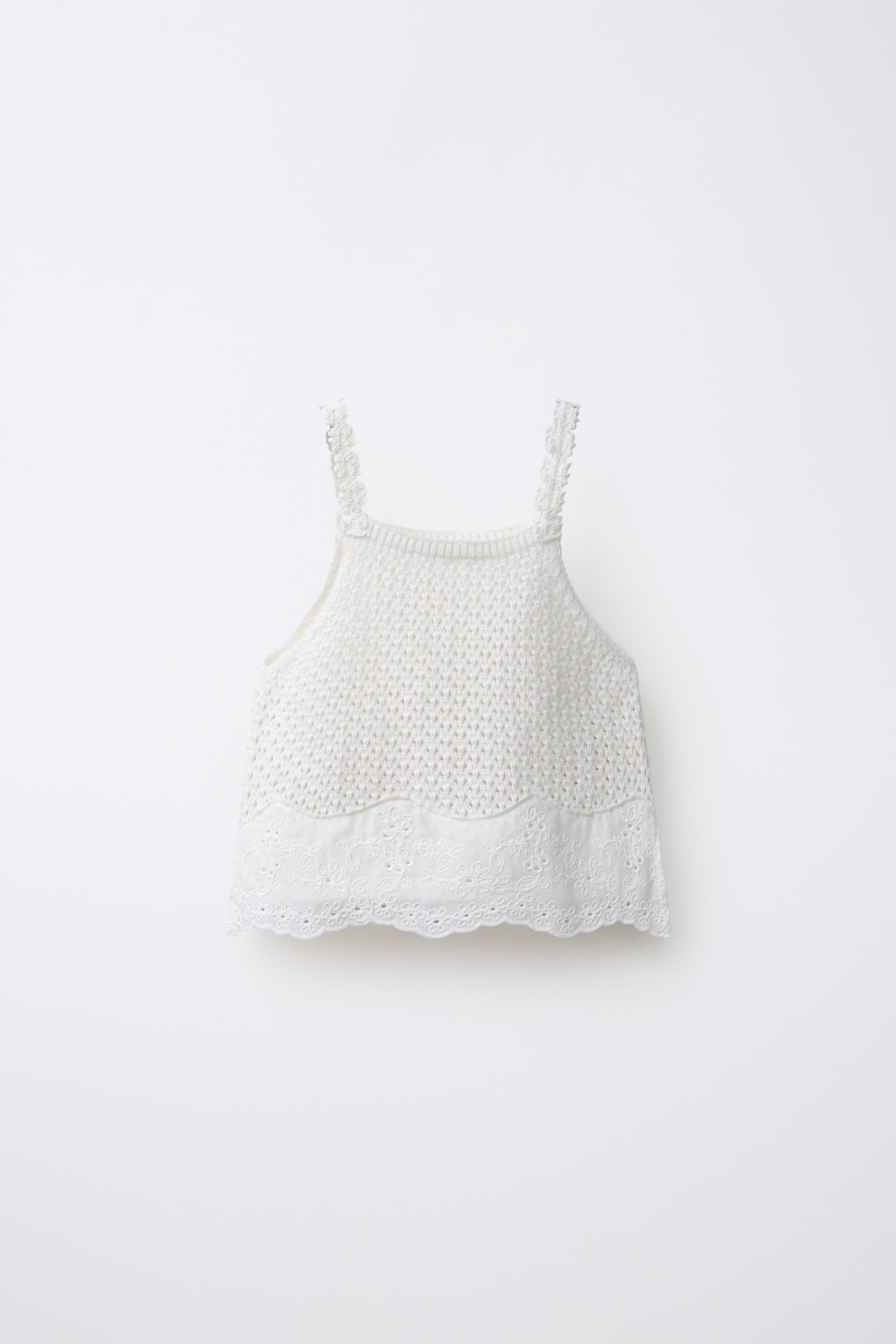 Топ из трикотажа с вышивкой — ZARA