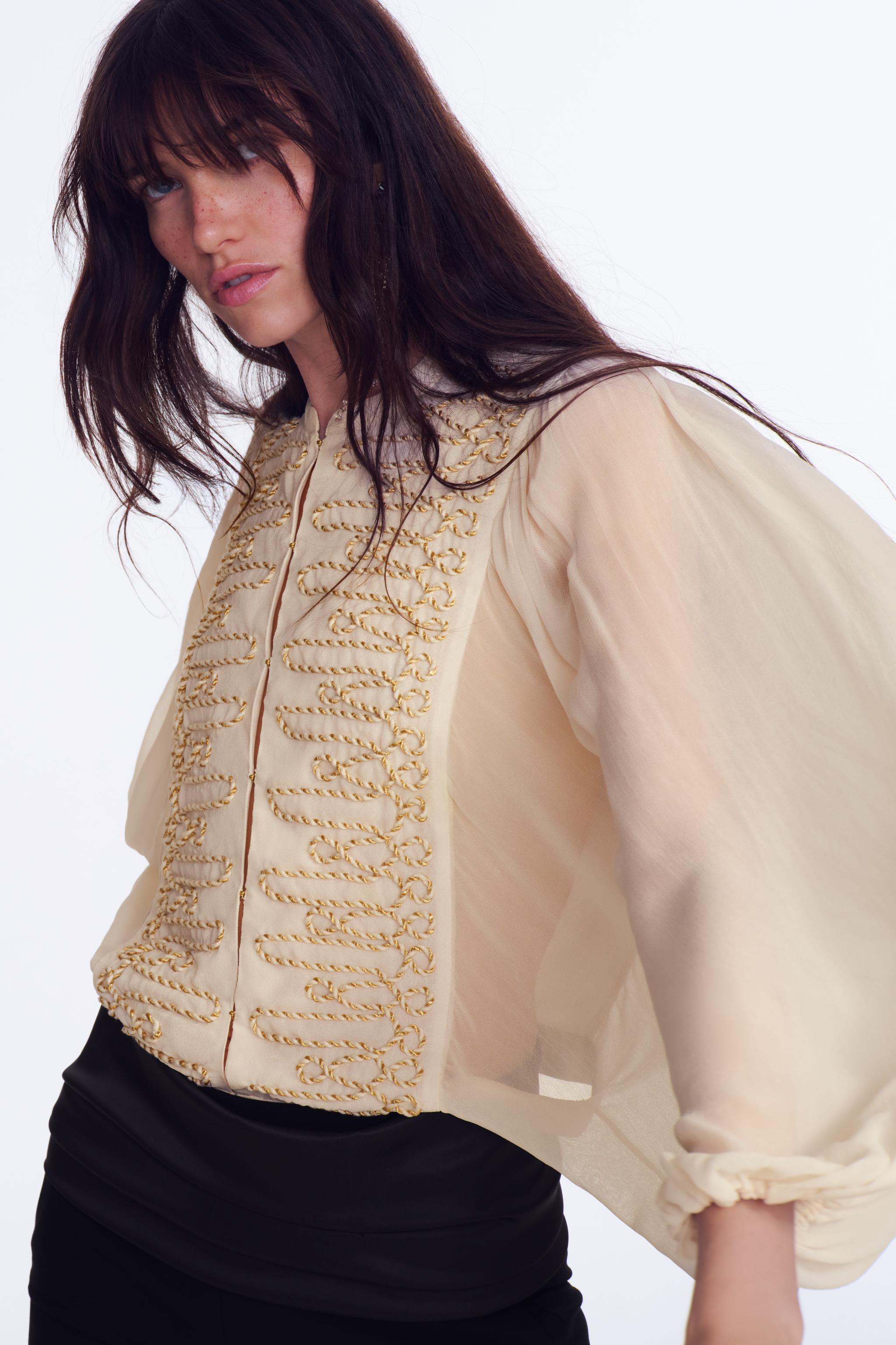 Блуза ZW COLLECTION с застёжкой-лягушкой — ZARA