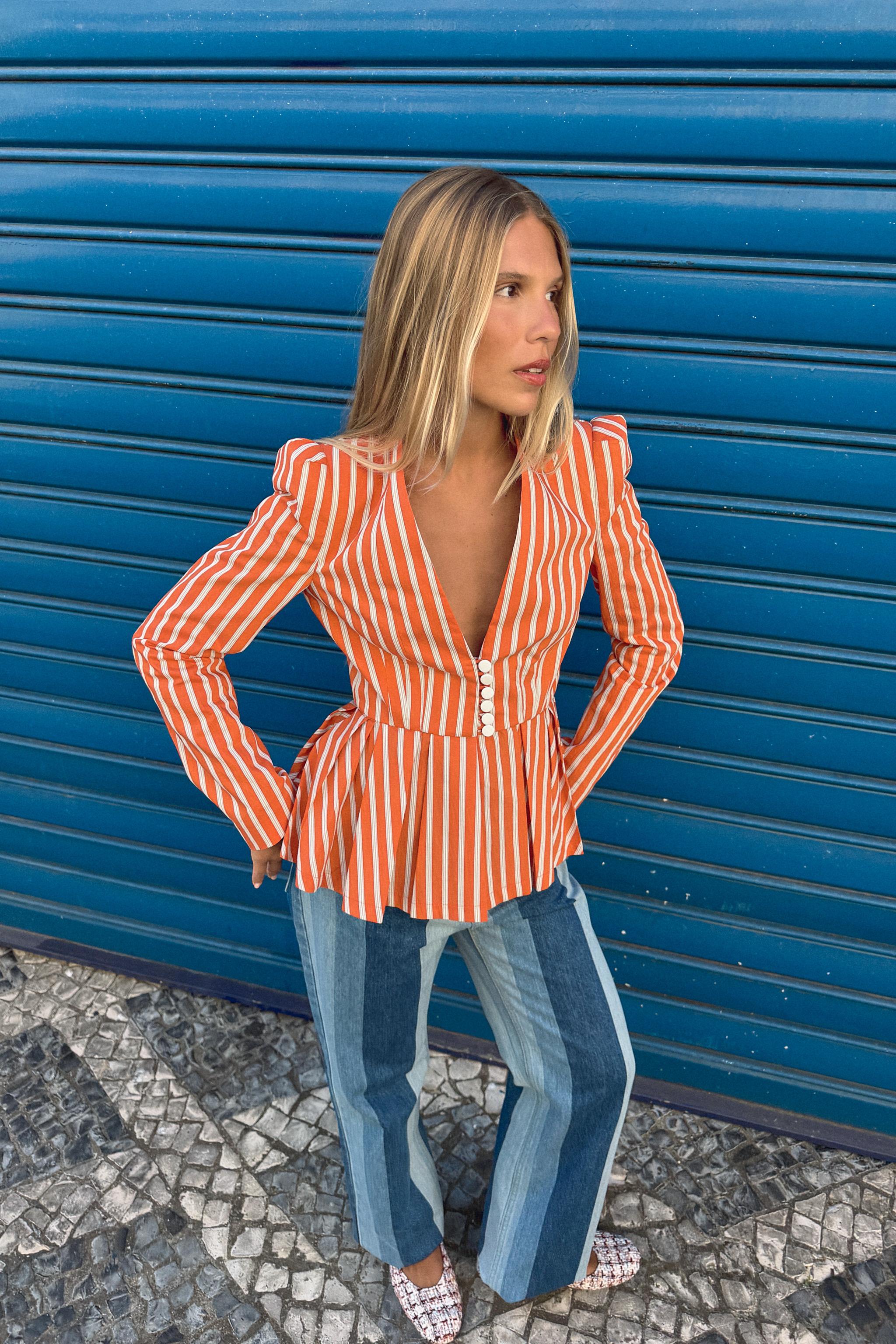 ПРИТАЛЕННЫЙ БЛЕЙЗЕР В ПОЛОСКУ — ZARA