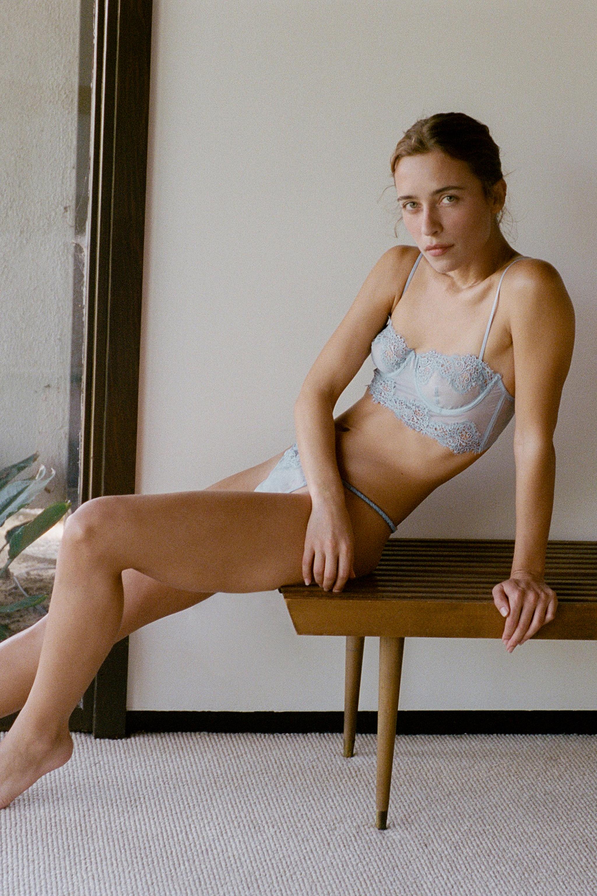 КРУЖЕВНОЙ БРАЛЕТТ — ZARA