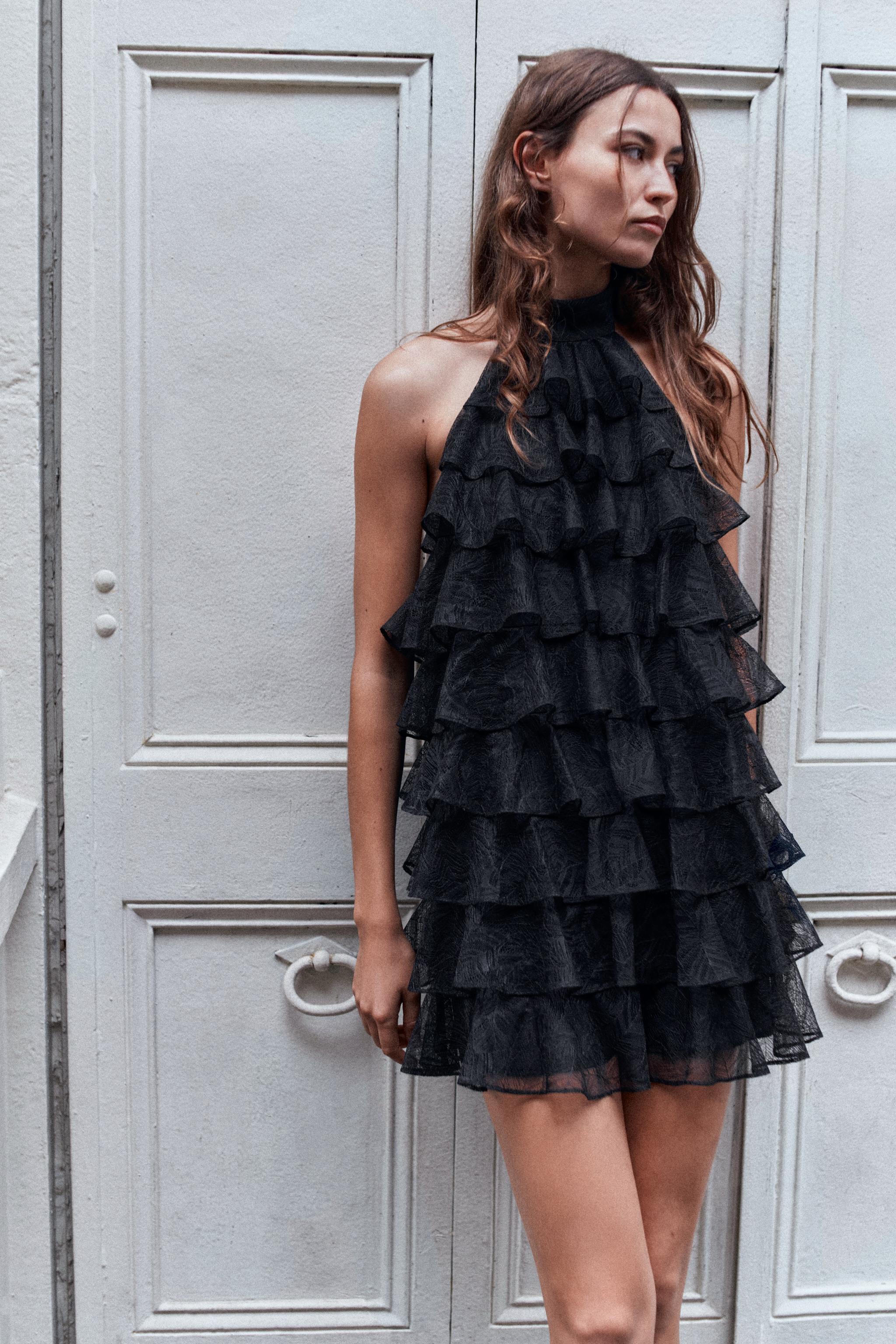 КОРОТКОЕ ПЛАТЬЕ С ВОЛАНАМИ И КРУЖЕВОМ — ZARA