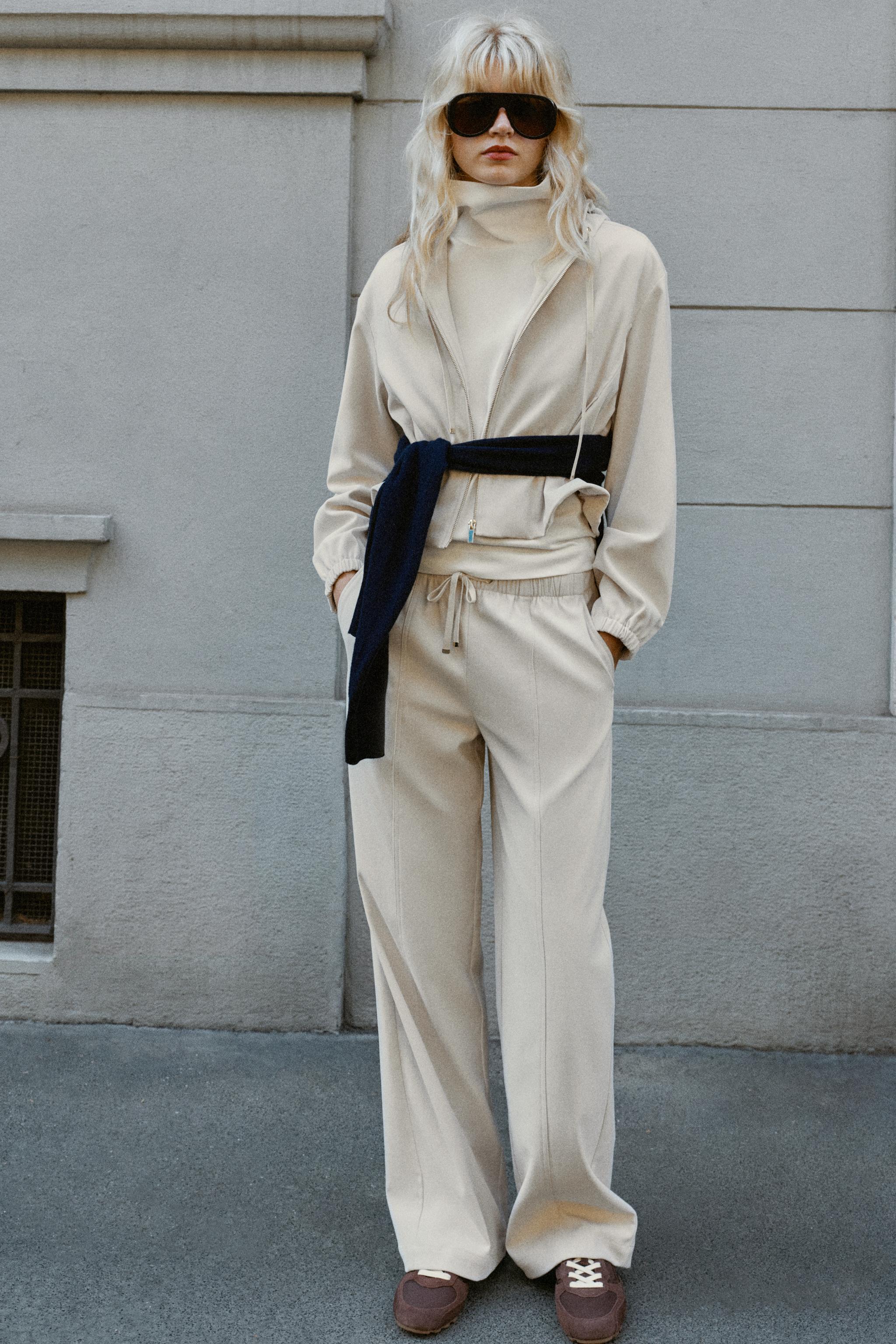 БОМБЕР С КАПЮШОНОМ — ZARA
