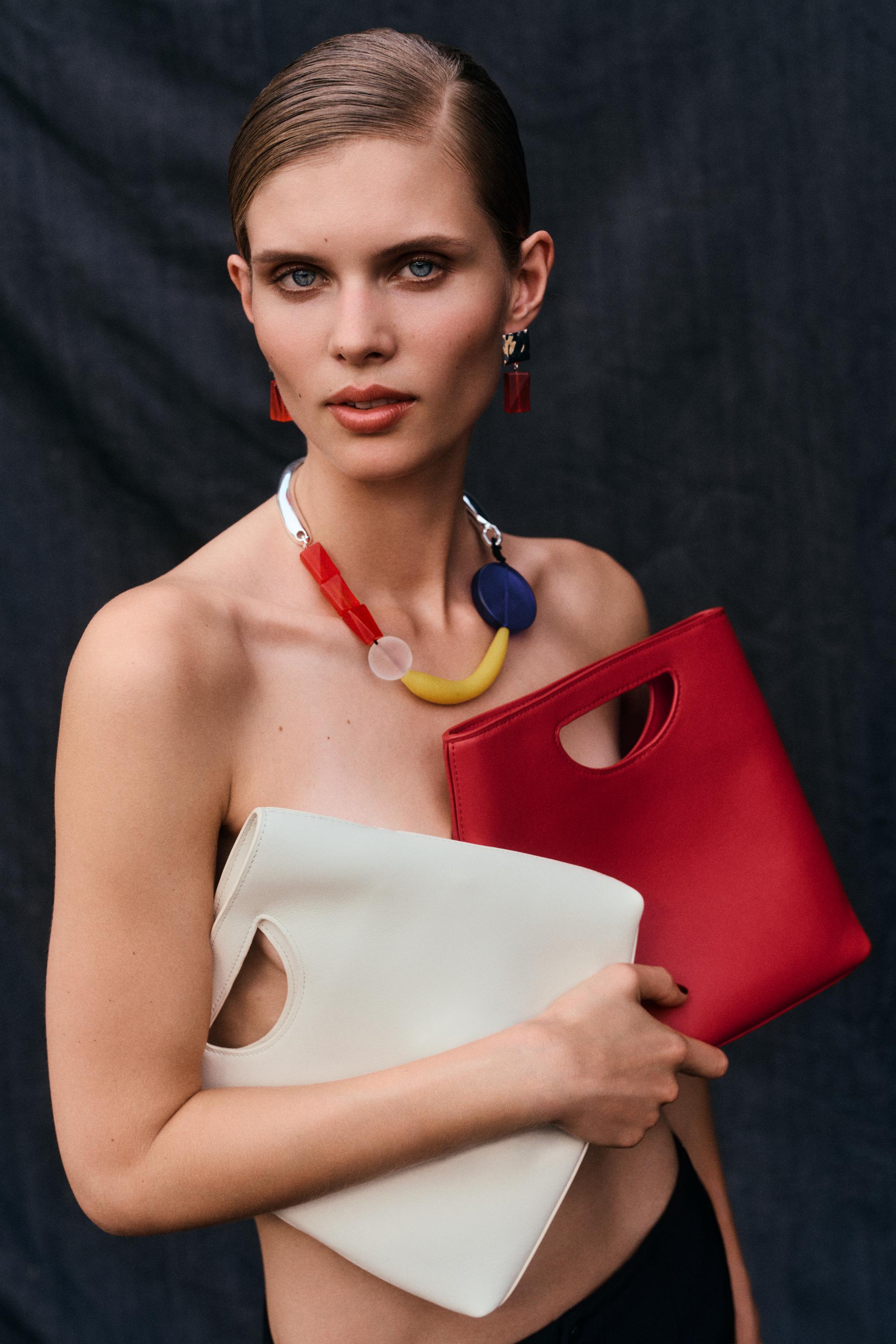ОЖЕРЕЛЬЕ С ГЕОМЕТРИЧЕСКИМИ ДЕТАЛЯМИ — ZARA