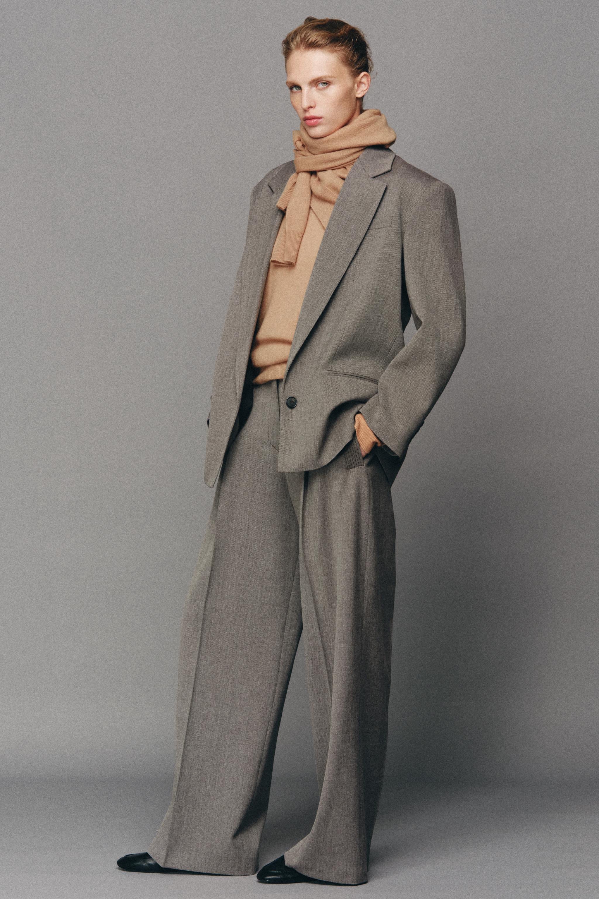 БРЮКИ С КАРМАНАМИ И ЗАЩИПАМИ — ZW COLLECTION — ZARA