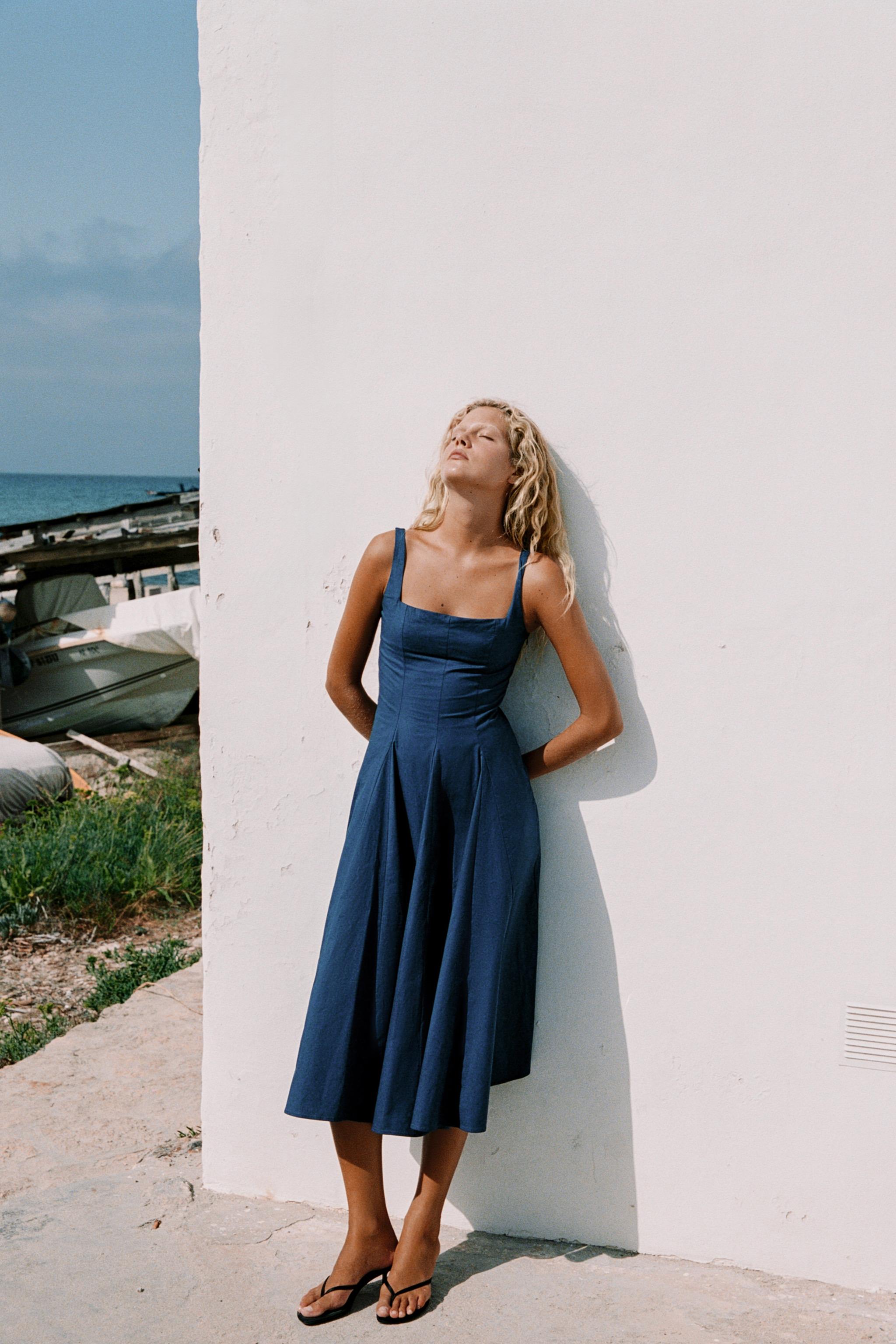 Платье миди из попелина с клиньями — ZARA