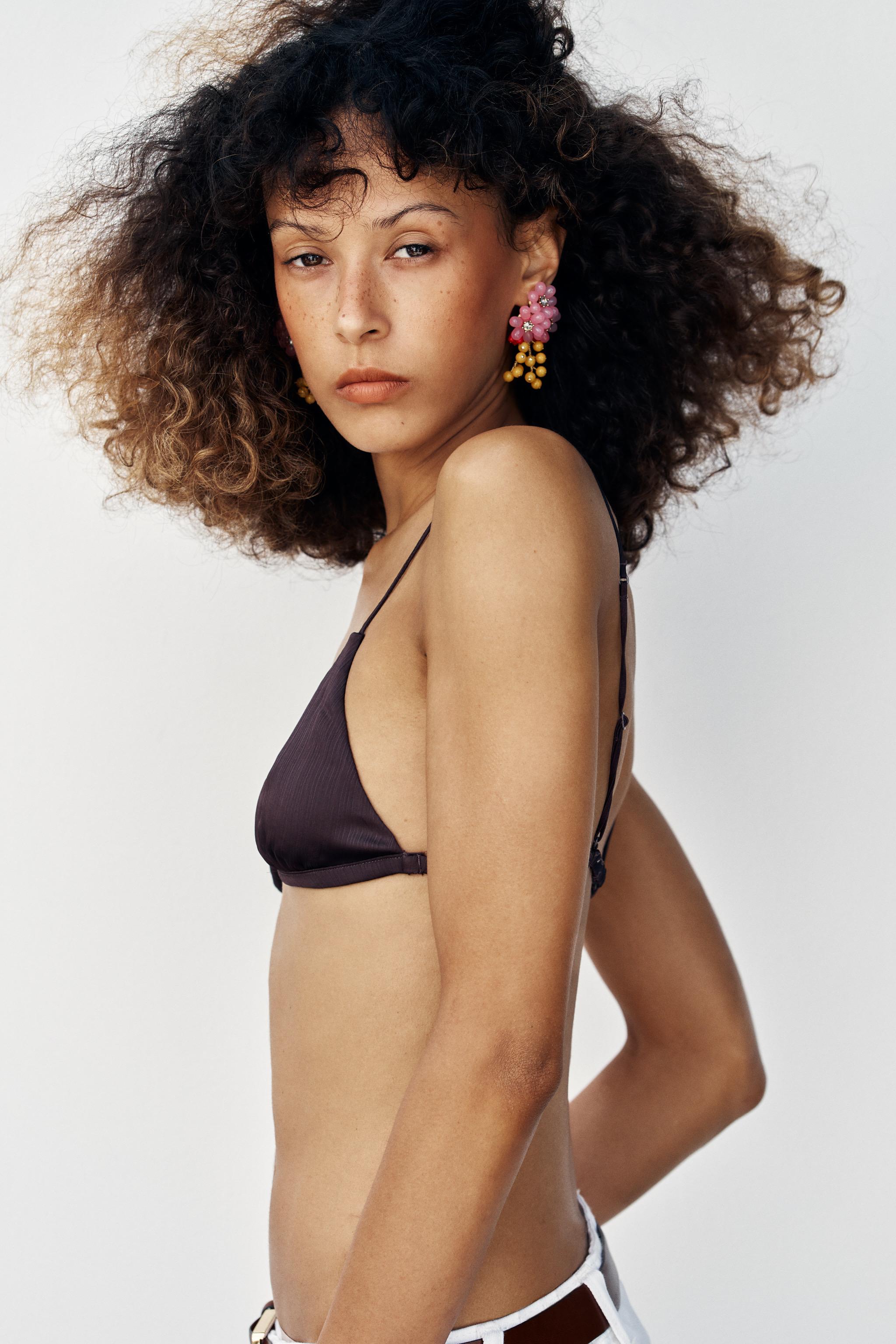 СЕРЬГИ С ЦВЕТАМИ, БУСИНАМИ И СТРАЗАМИ — ZARA