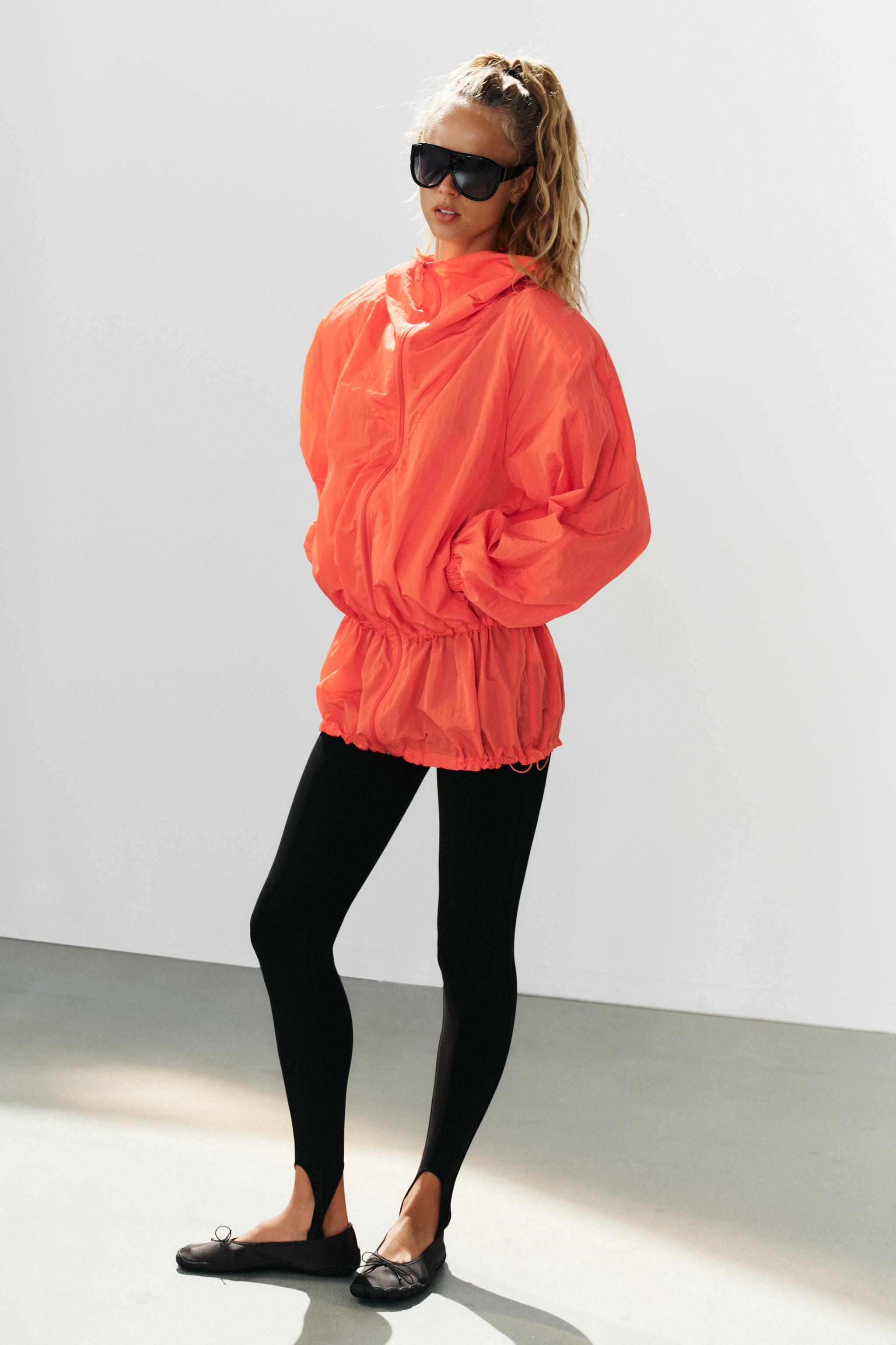 Куртка из нейлона с плечевыми накладками и молнией — ZARA