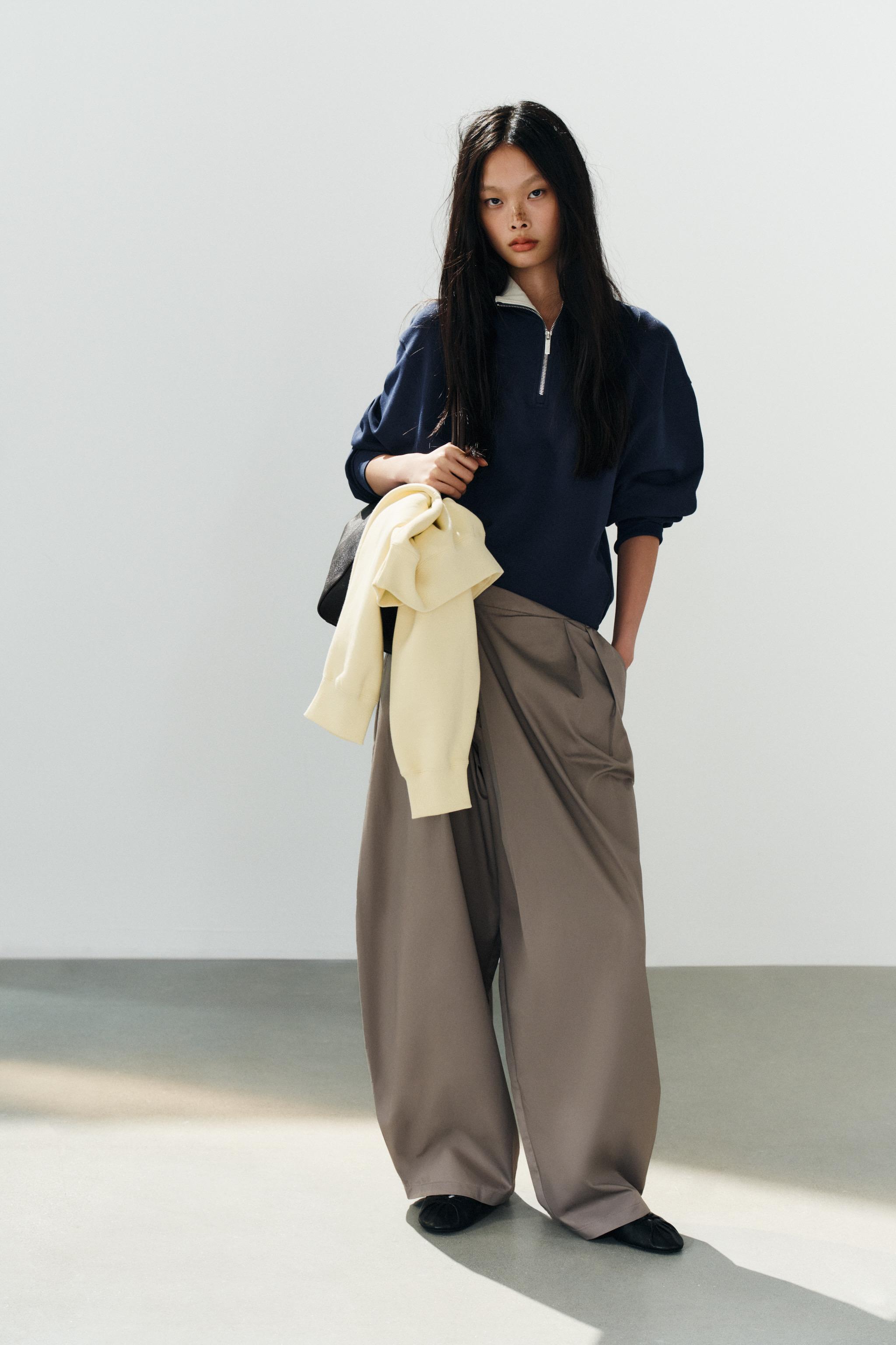 Брюки с асимметричной складкой на талии — ZARA