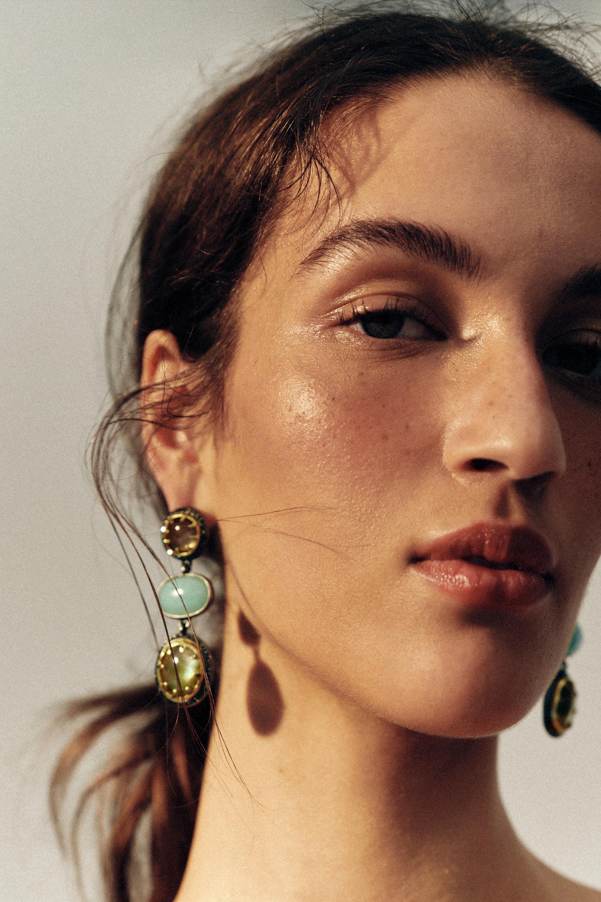 СЕРЬГИ С КАМНЯМИ И СТРАЗАМИ — ZARA