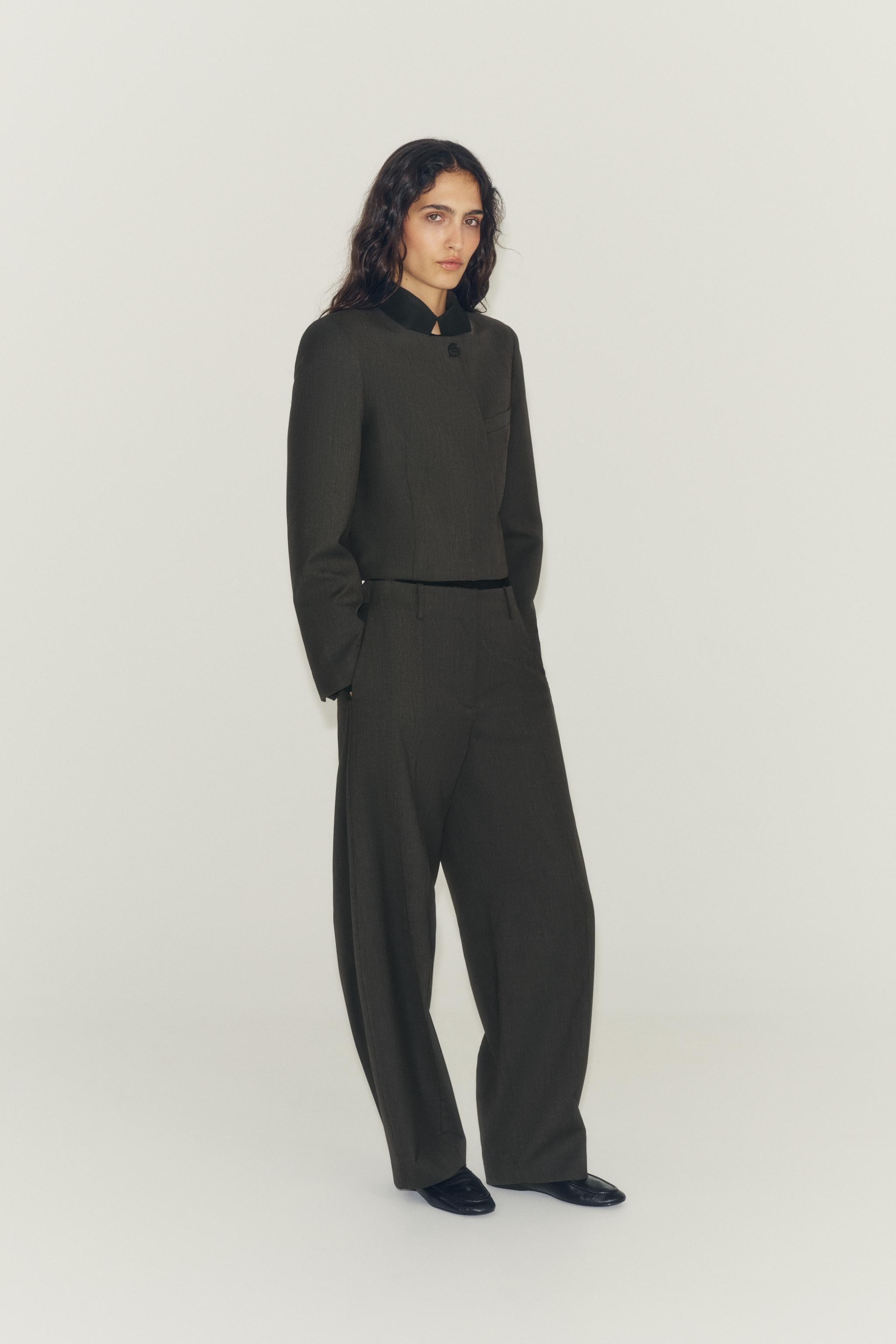УКОРОЧЕННЫЙ БЛЕЙЗЕР С КОНТРАСТНЫМ ВОРОТНИКОМ — ZW COLLECTION — ZARA