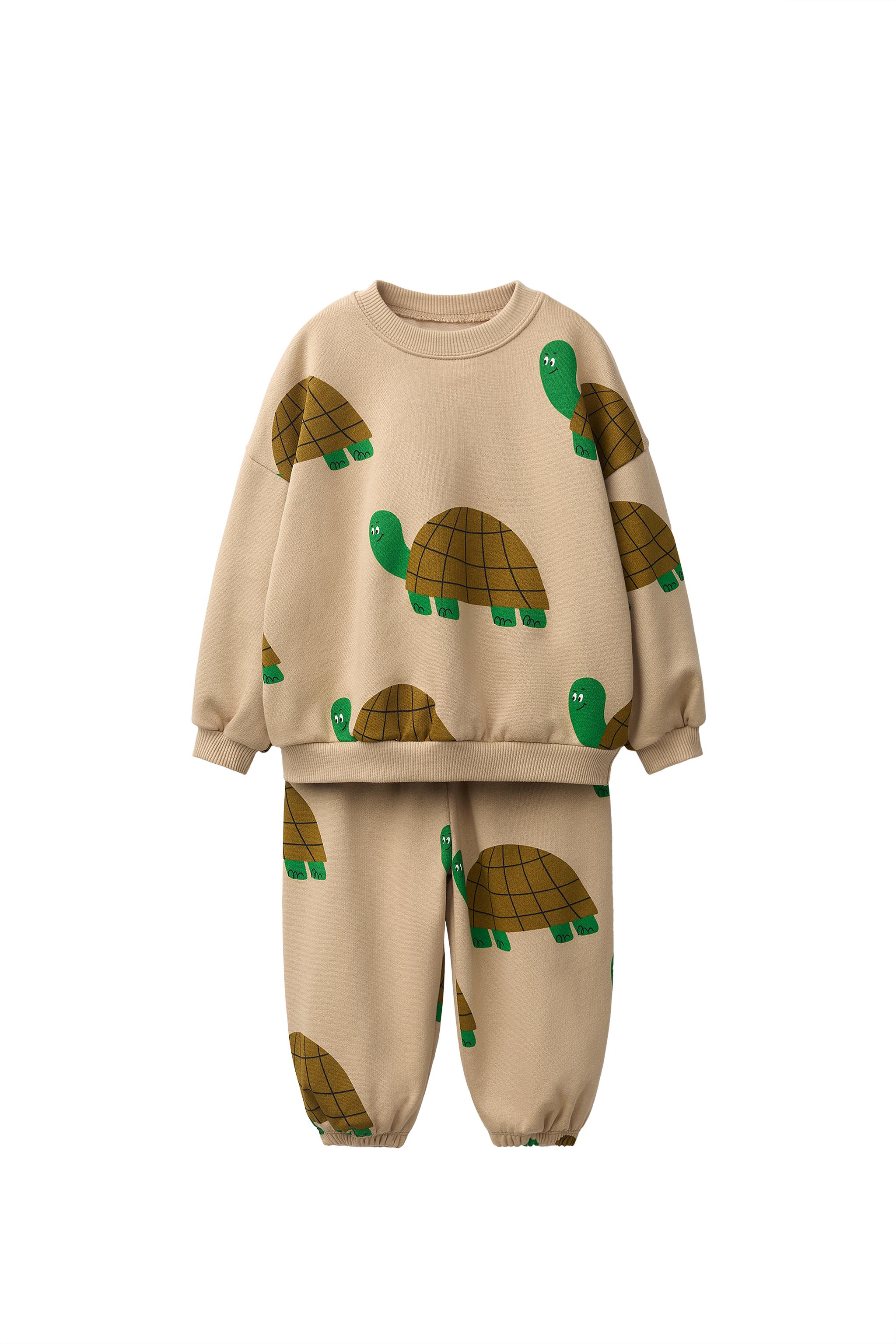 КОМПЛЕКТ ИЗ ТОЛСТОВКИ И БРЮК С ПРИНТОМ ЧЕРЕПАШЕК — ZARA