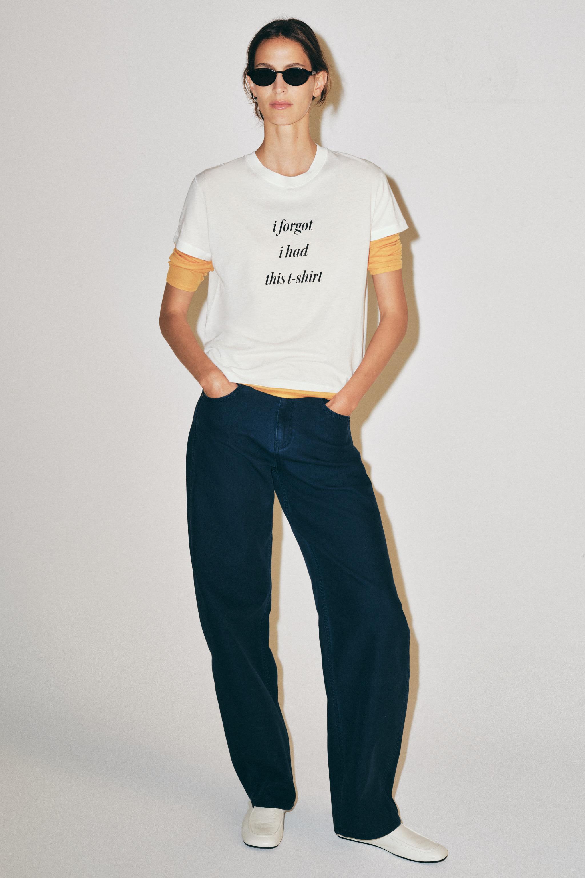 ФУТБОЛКА ИЗ СТРУЯЩЕЙСЯ ТКАНИ С НАДПИСЬЮ — ZARA