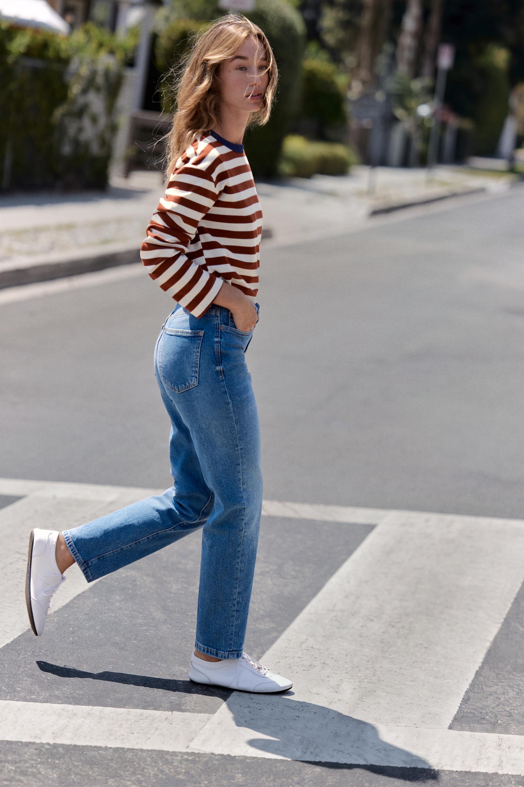 Джинсы Z1975 модели MOM FIT с высокой посадкой и утю́жным прокле́мом — ZARA