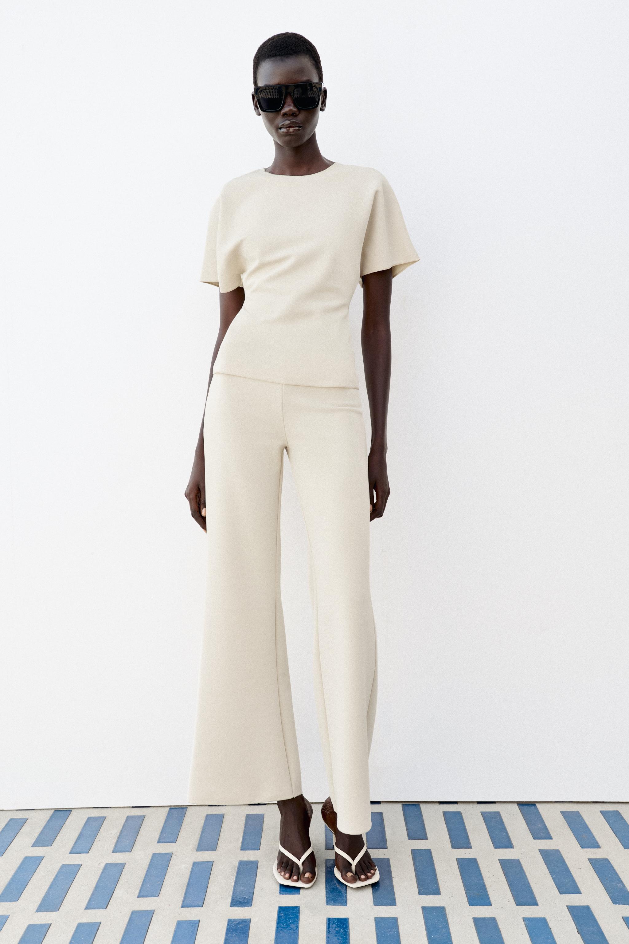 Топ с коротким рукавом и вырезами — ZARA