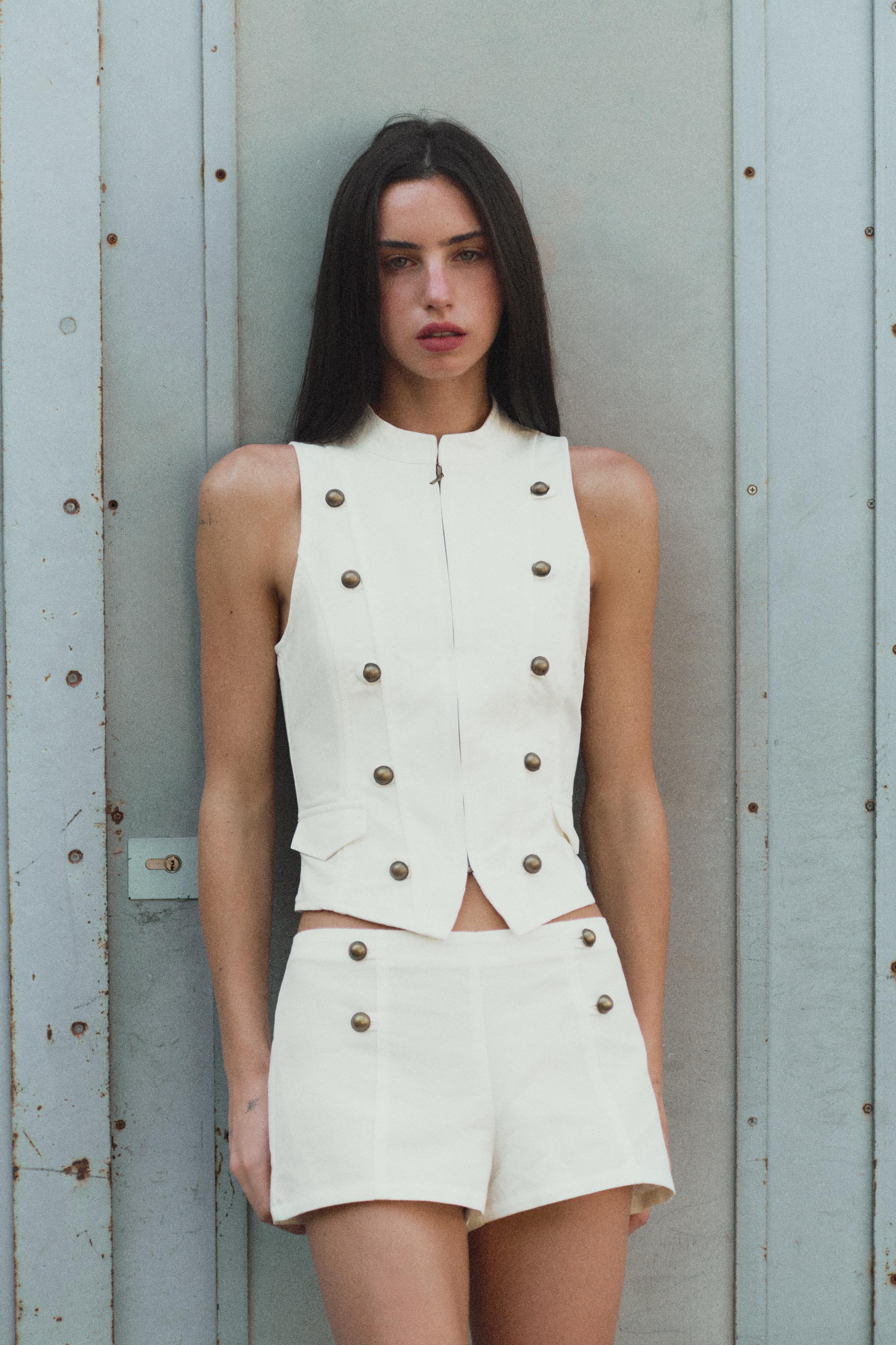 Топ на молнии с пуговицами — ZARA