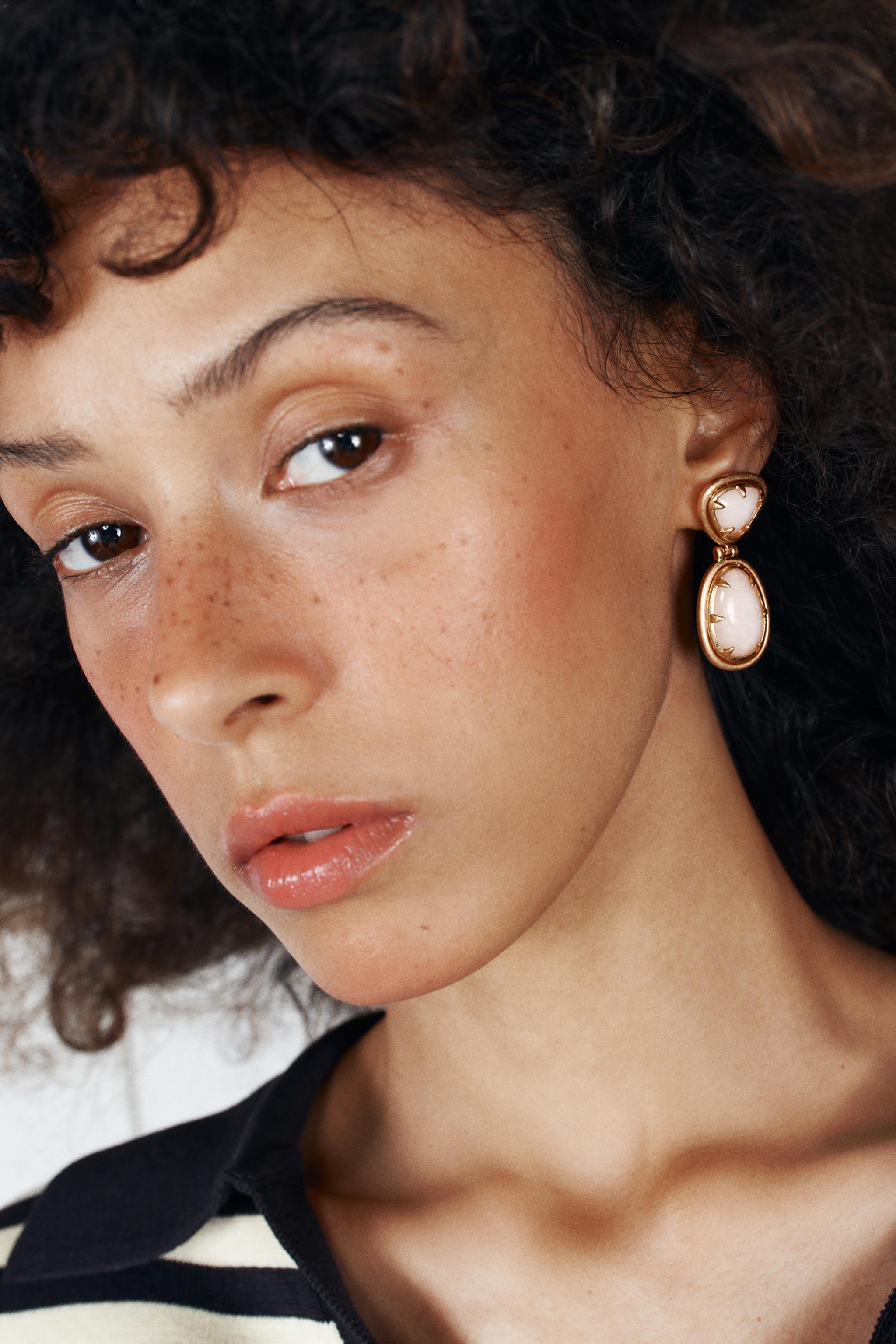 СЕРЬГИ С КАМНЯМИ И СТРАЗАМИ — ZARA