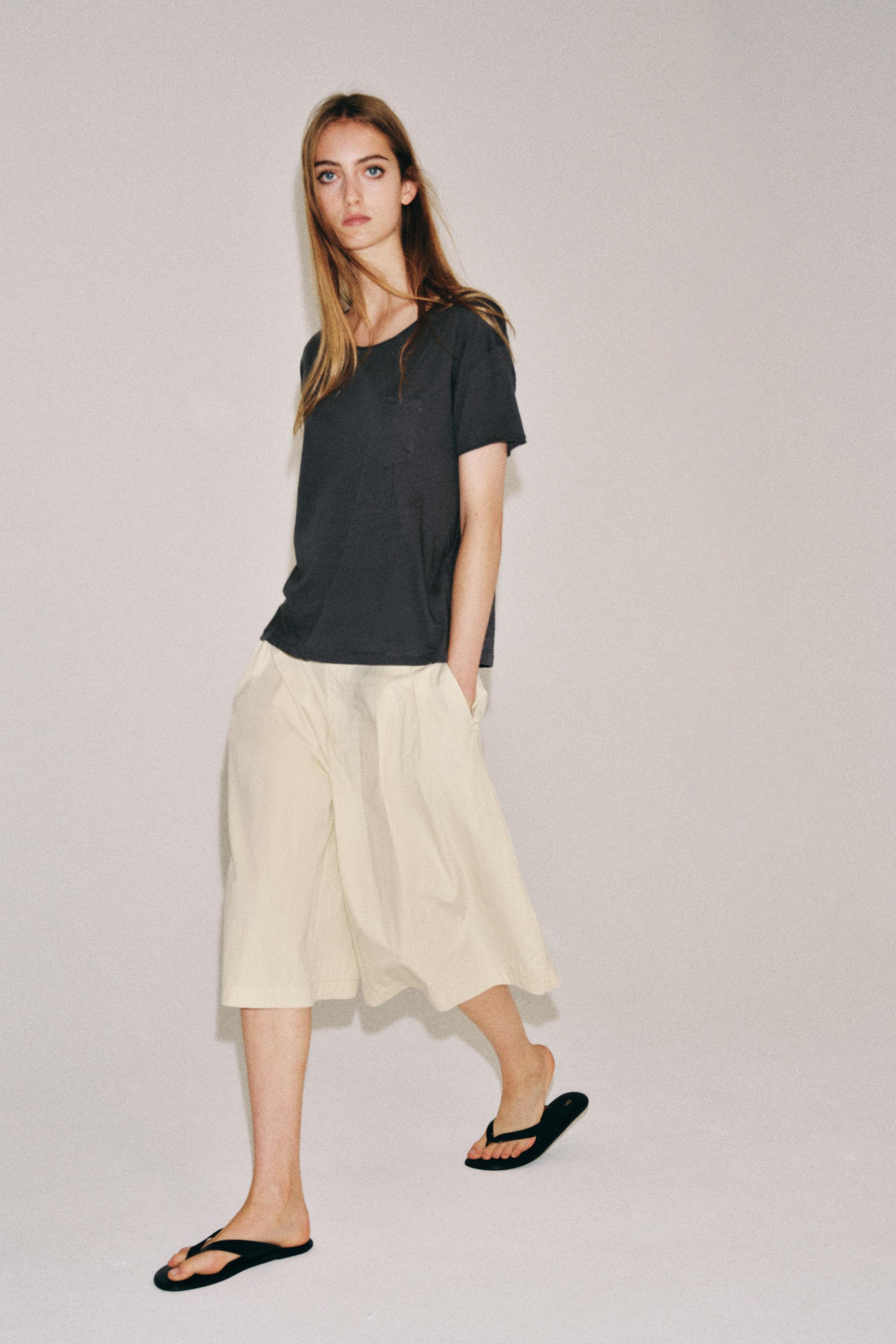 Футболка из хлопка с карманами — ZARA